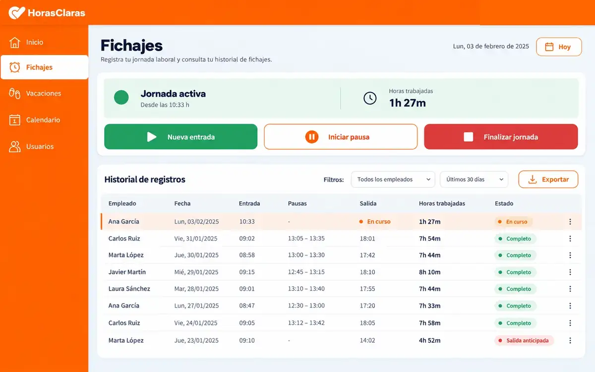 Pantalla de fichaje de empleados de HorasClaras con jornada activa e historial de registros